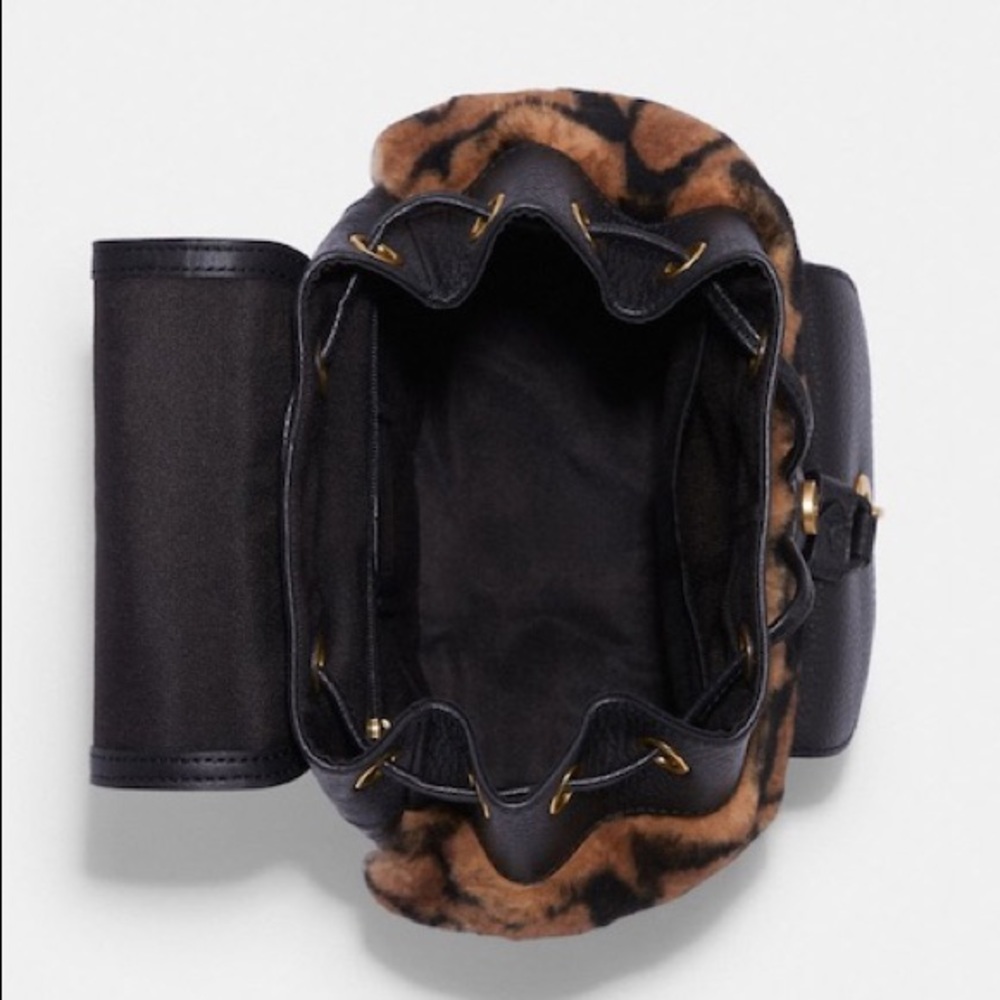 New💃Coach X Jennifer Lopez Pennie Backpack 22 In Signature Shearling - Picture 8 of 10